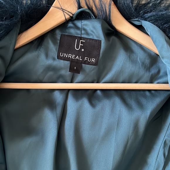 Unreal Fur coat - Picture 7 of 9